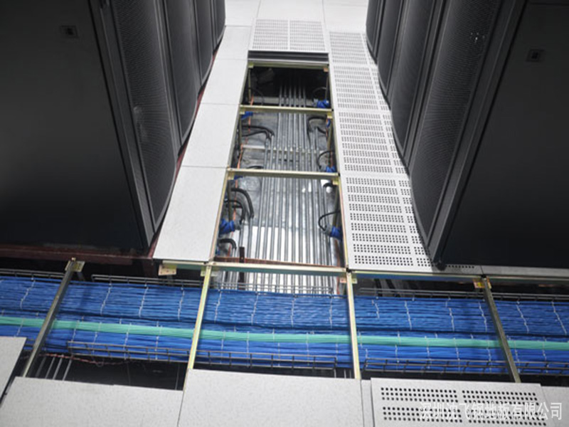 ���L(f��ng)�ڸ߼ܻ��(d��ng)�ذ�